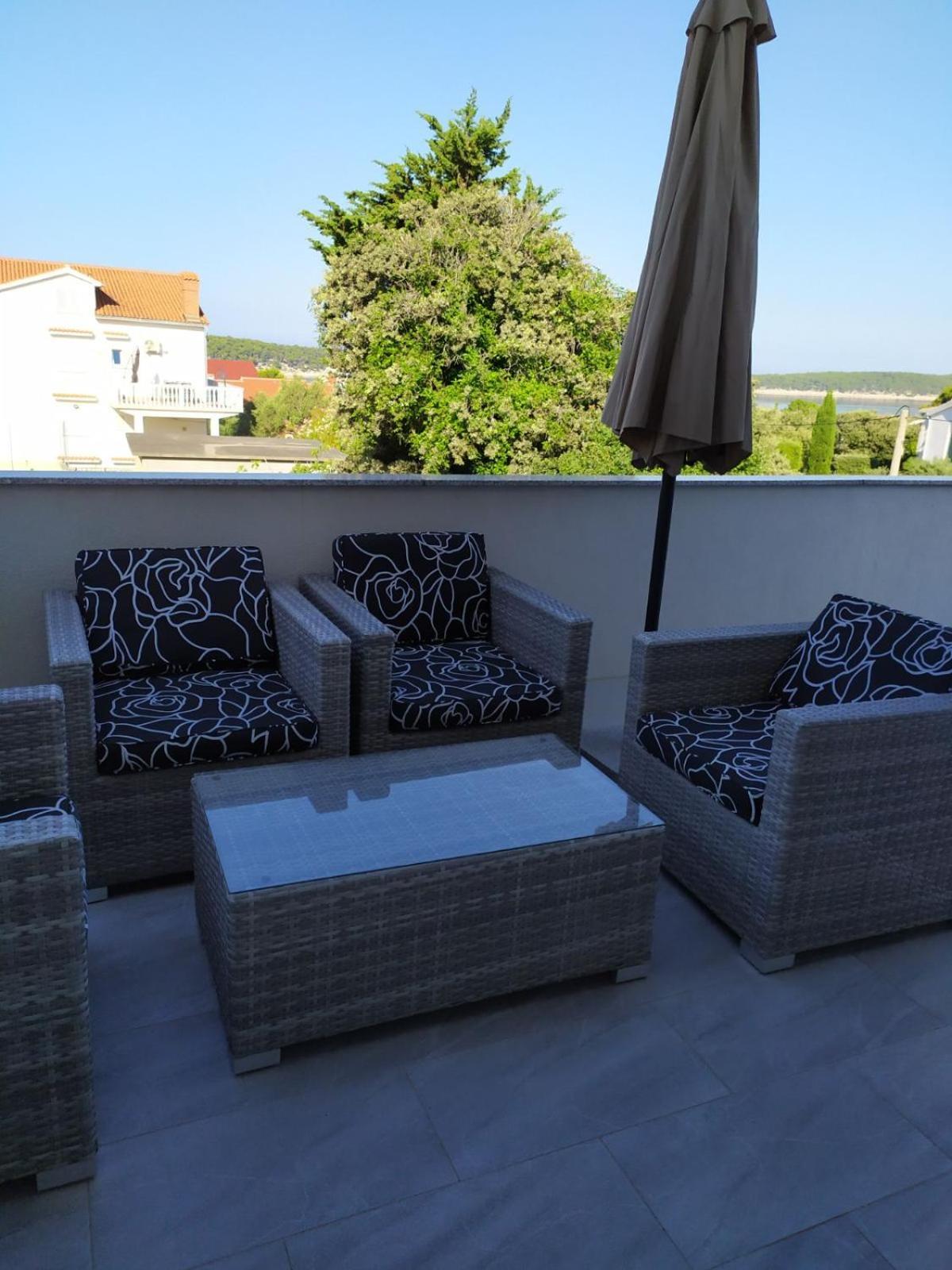 Apartmani Milenij Barbat na Rabu Exterior photo